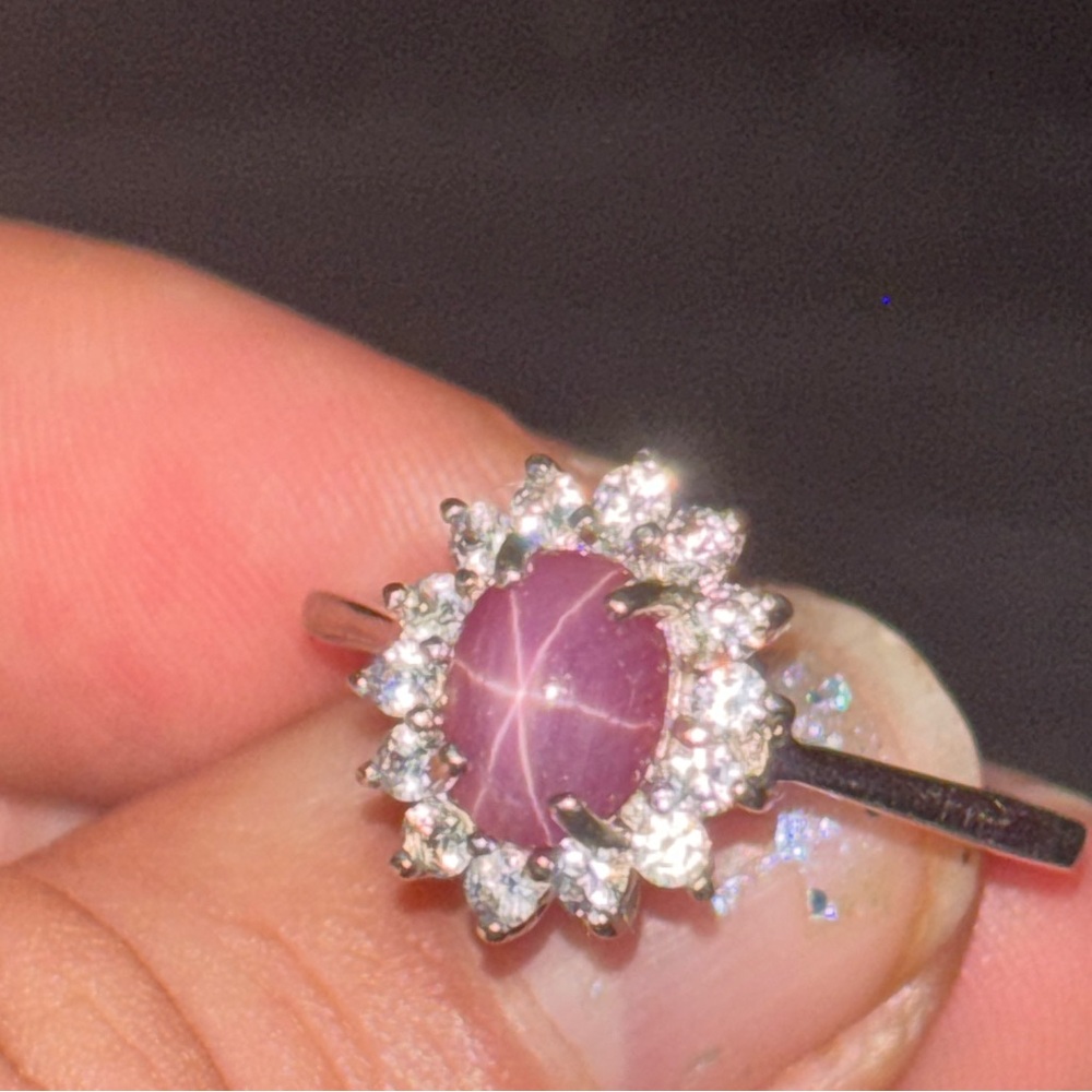 NWOT Natural Star Ruby Ring 925 Silver Halo White Zircon Size 9 Sharp 6-Ray Star